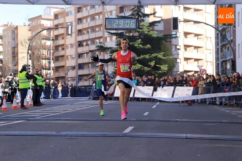 Jorge Blanco celebra su victoria en la Sansil / Lydia González