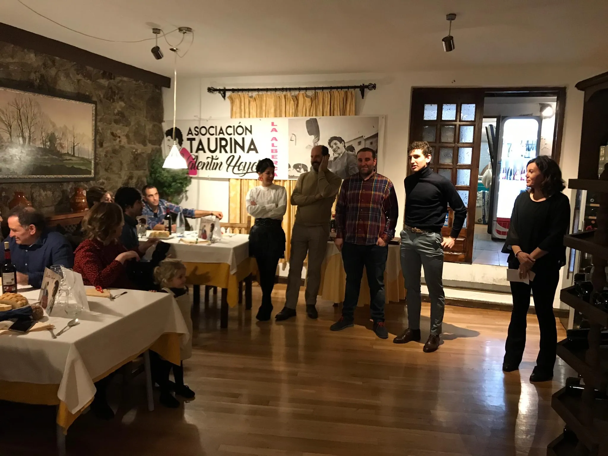 La Asociación Taurina Valentín Hoyos celebró su asamblea anual este pasado sábado con una cena