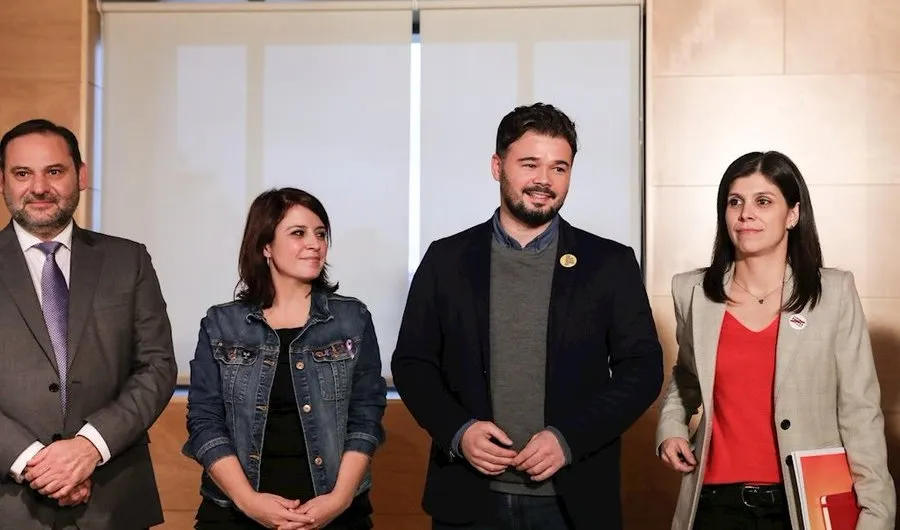 Reunión entre PSOE y ERC de cara a la investidura de Pedro Sánchez. Foto de Jesús Hellín / EP
