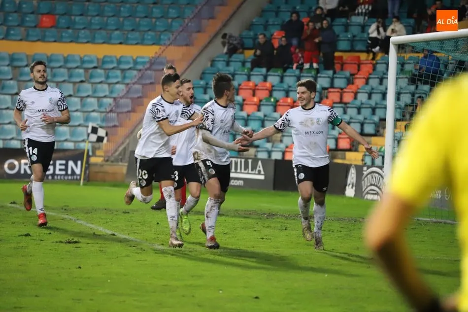 Celebración de uno de los goles en el último partido del Salamanca UDS en 2019. Foto de Lydia González