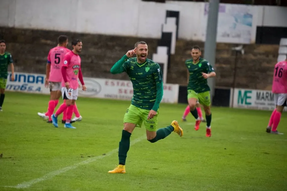 Sikorski celebra un gol