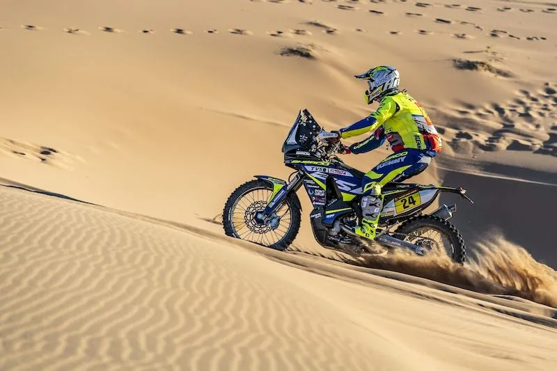 Lorenzo Santolino durante la segunda etapa del Dakar