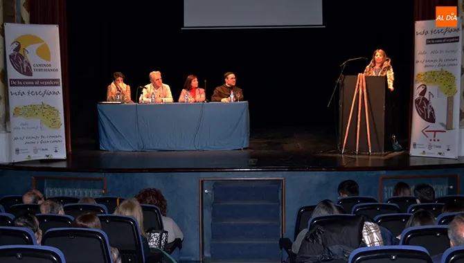 El Teatro Calderón de Peñaranda acogía la entrega de los IV Premios Nacionales de fotografía de la ruta De la Cuna al Sepulcro