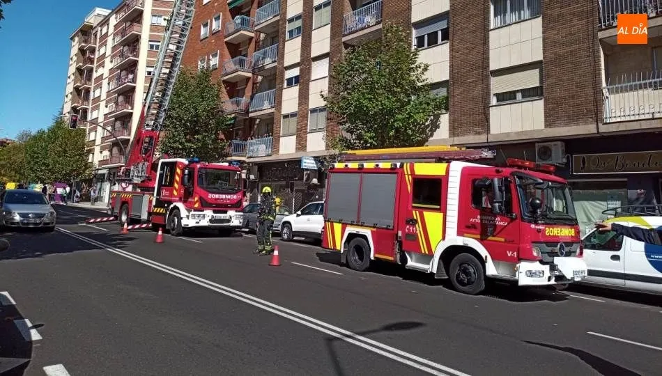 Intervención anterior de los Bomberos  en la avenida de Villamayor. Foto de archivo