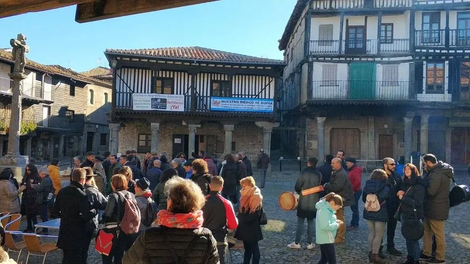 La Alberca se llena de artistas tradicionales en un multitudinario encuentro