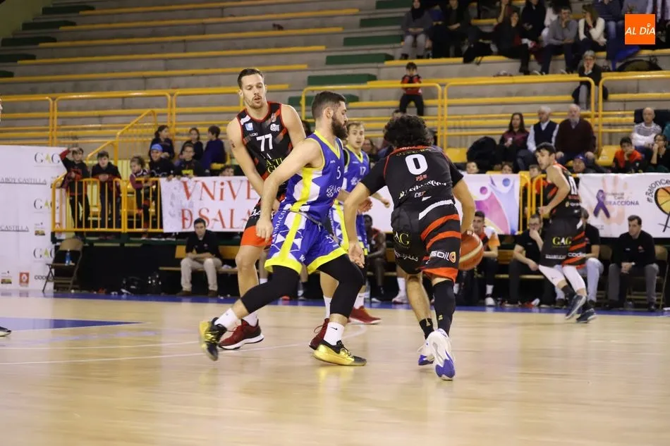 Un partido anterior del CB Tormes