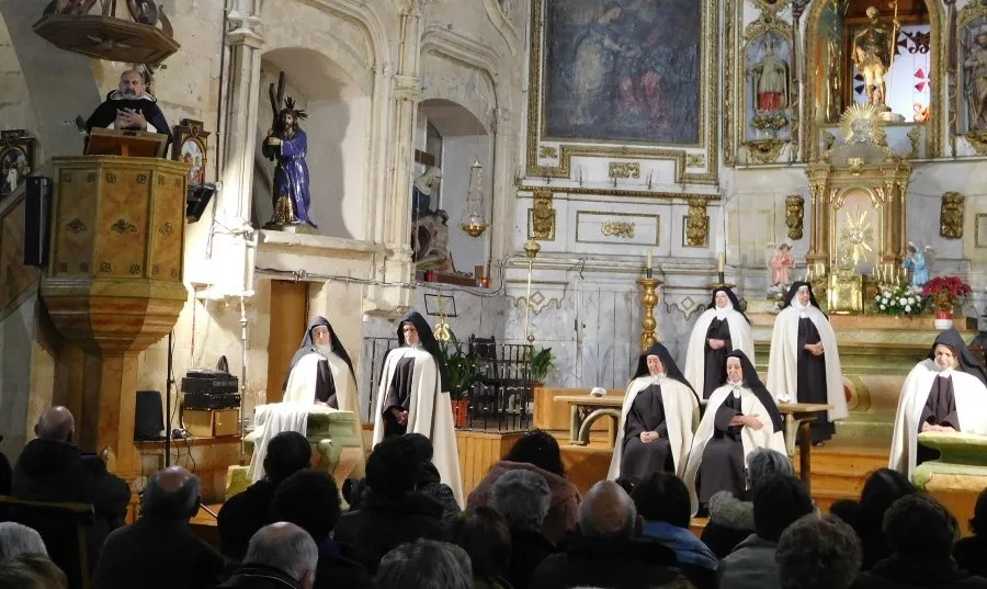 Obra de teatro sobre la vida de Santa Teresa, en la parroquia de San Benito, en Babilafuente