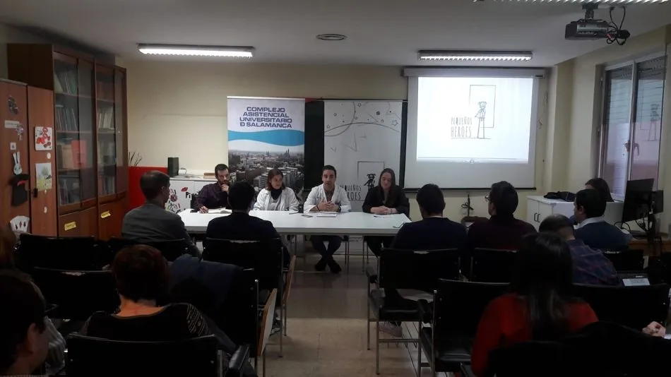 Presentación del proyecto Pequeños Héroes en el Hospital de Salamanca