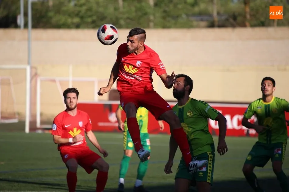 Lerma remata de cabeza ante Unionistas