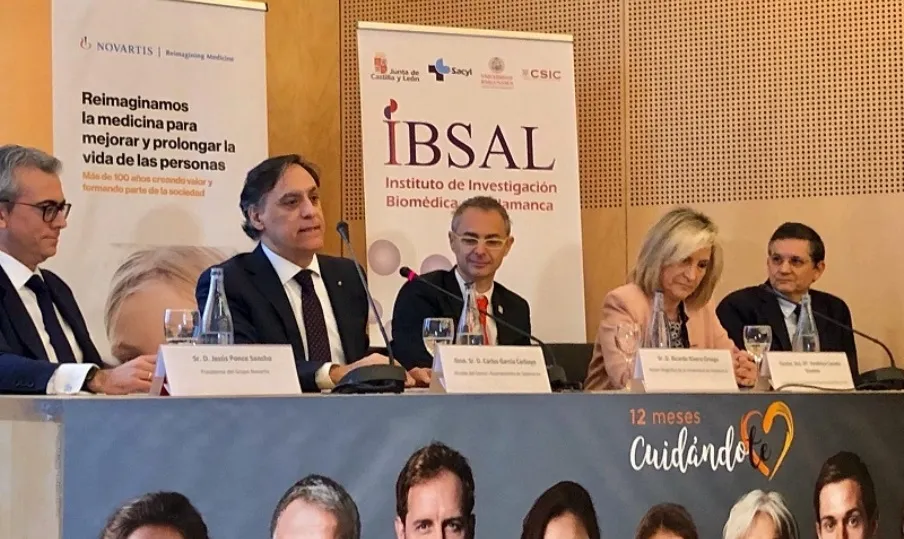 El alcalde de Salamanca, Carlos García Carbayo, en la inauguración del programa 12 meses cuidándoT del Ibsal