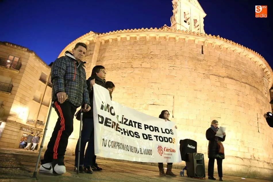 El último jueves de cada mes Cáritas Salamanca organiza estos Círculos de Silencio