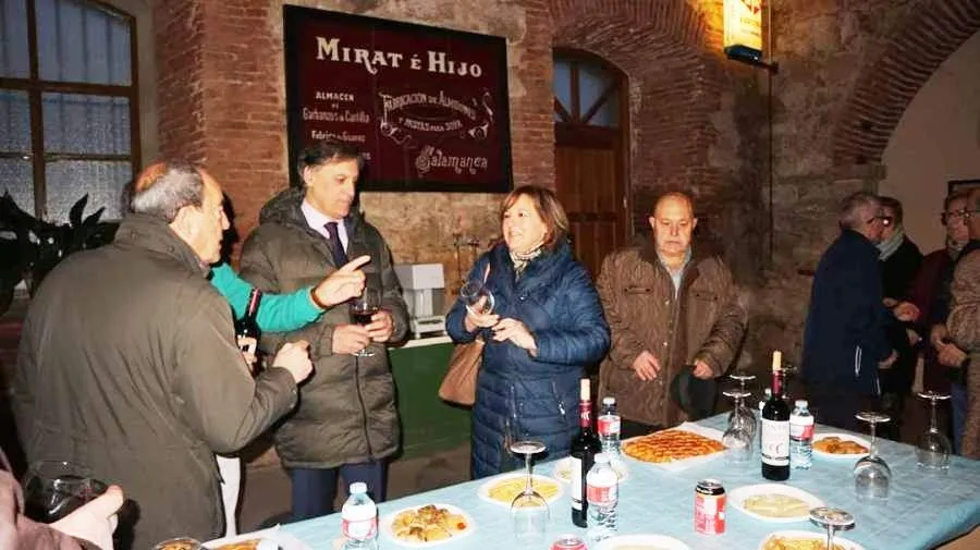 Carlos García Carbayo, alcalde de Salamanca, en este encuentro con jubilados de la fábrica de Mirat