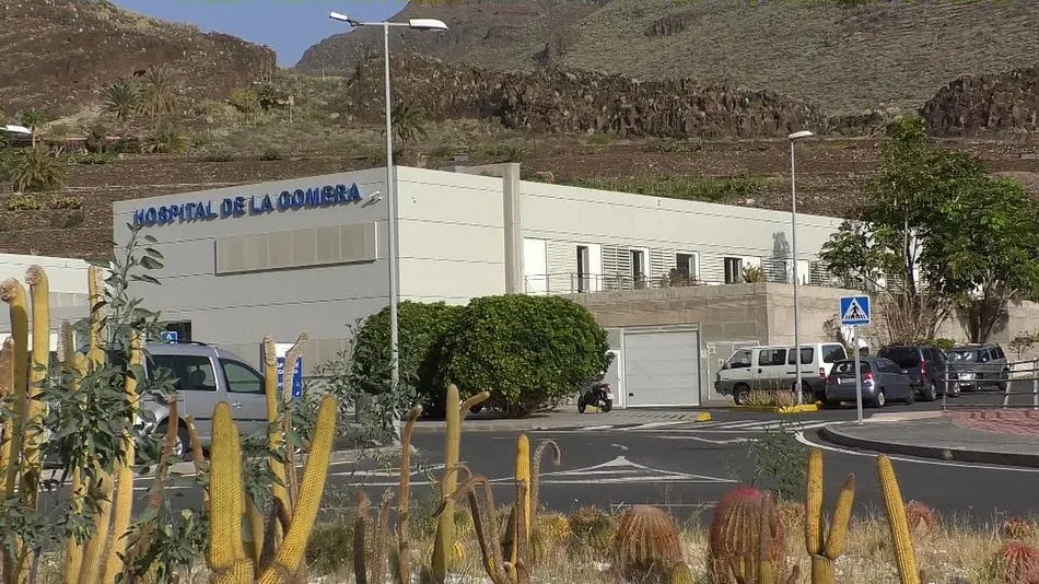 Exterior del Hospital de La Gomera en el que sanidad ha aislado a cinco personas para estudiar un posible contagio de coronavirus, en La Gomera /Islas Canarias (España), a 31 de enero de 2020. - Europa Press