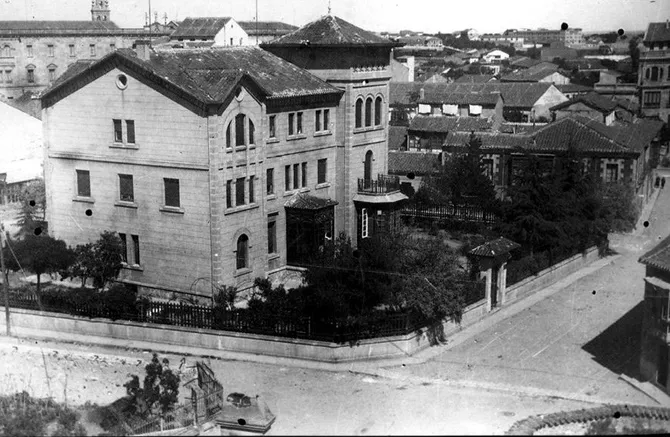 El sanatorio ginecológico del doctor Población en la calle de las Eras