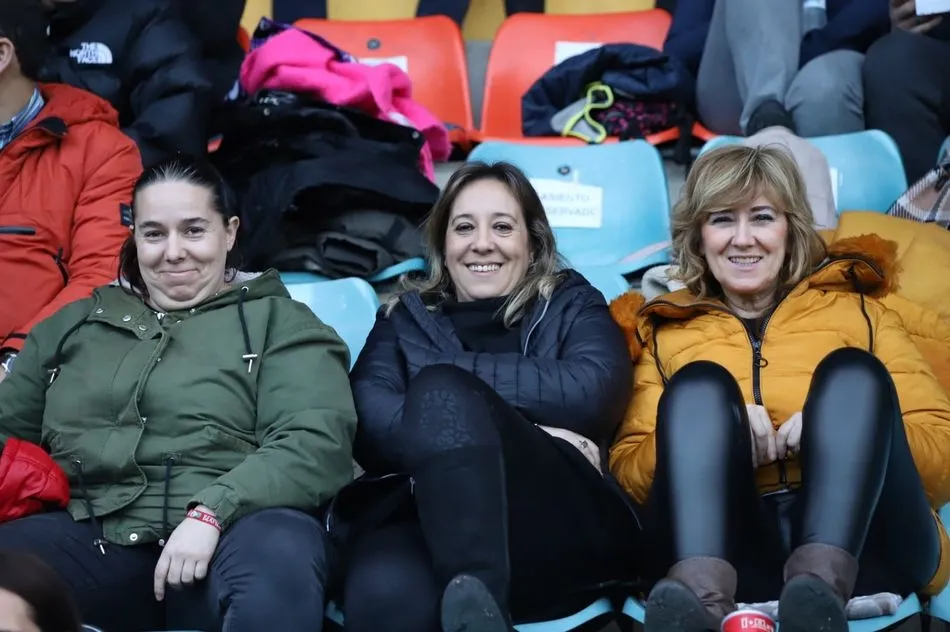 Varias aficionadas del Salamanca UDS / Lydia González