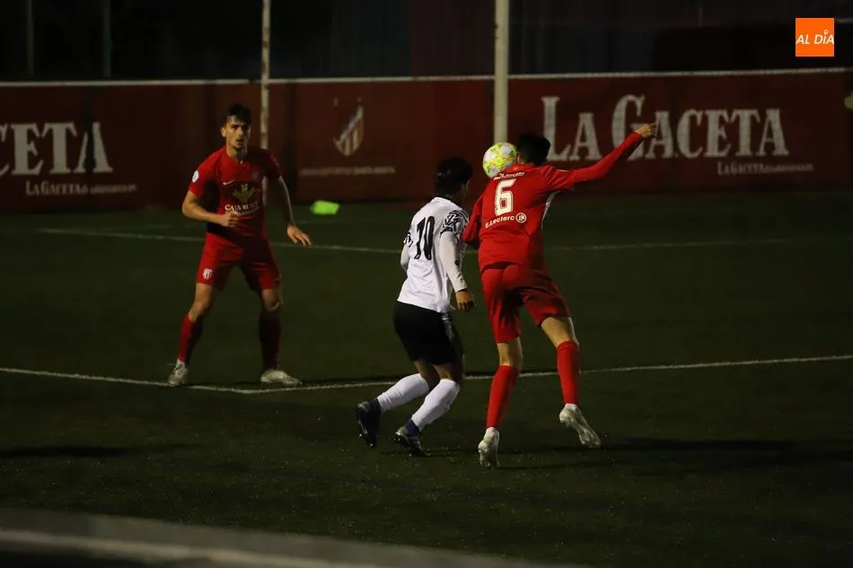 Un momento del derbi