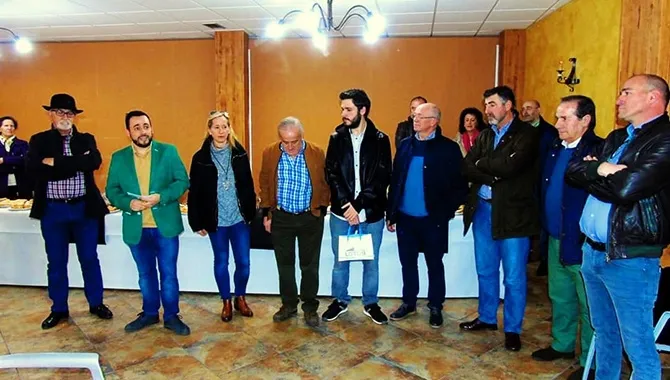 El Ayuntamiento de Macotera homenajeaba a Juan Francisco durante el acto de celebración de San Blas. Foto: José Guerras