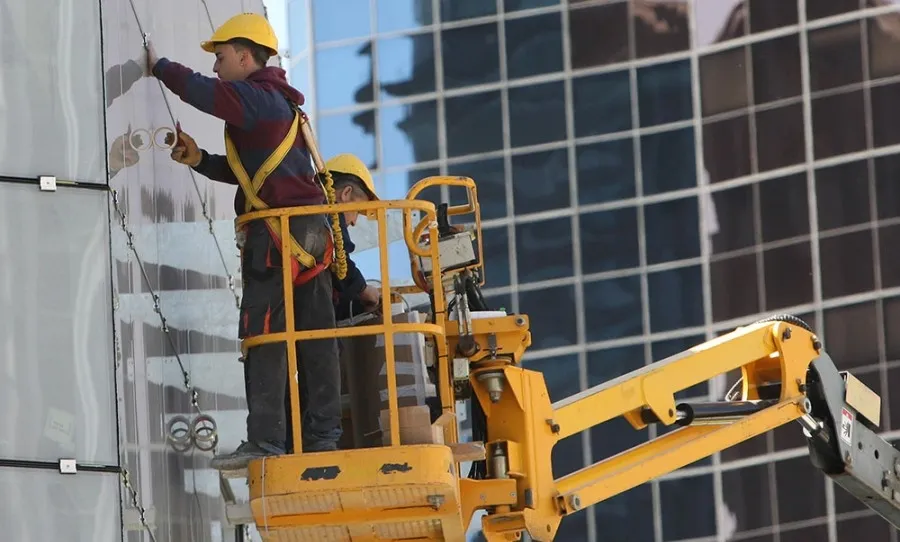 El número total de contratos registrados en España durante el mes de enero ha sido de 1.764.837, lo que supone un descenso de 93.240 (-5,02%) sobre el mismo mes del año 2019
