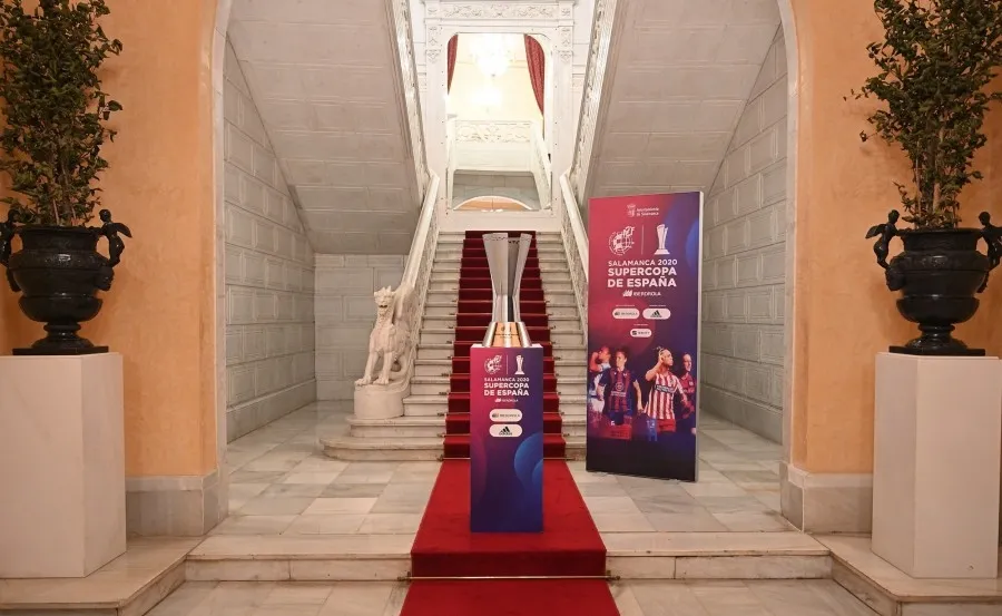 El trofeo, en el Consistorio