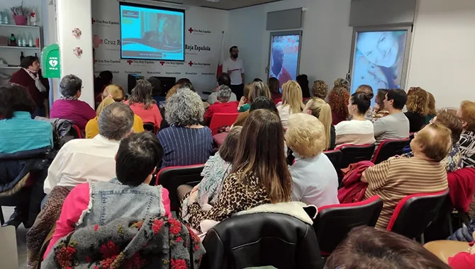Cruz Roja ofrecía una formación centrada en casos de atragantamiento