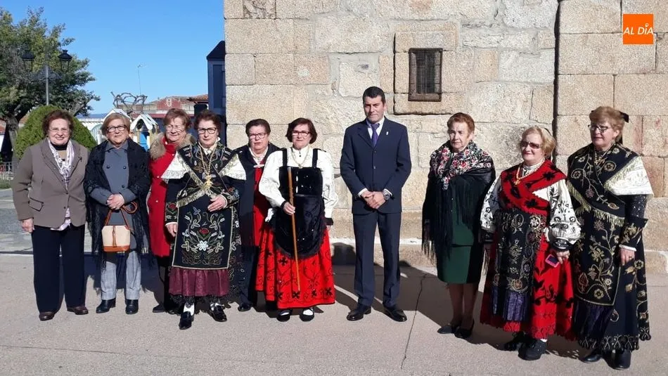 Las Aguedas de La Fregeneda celebran la fiesta de su patrona desde primera hora de la mañana