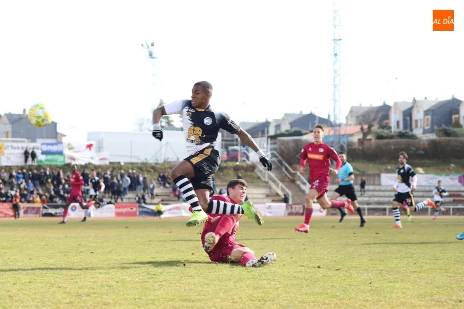 Matthieu se marcha de un rival