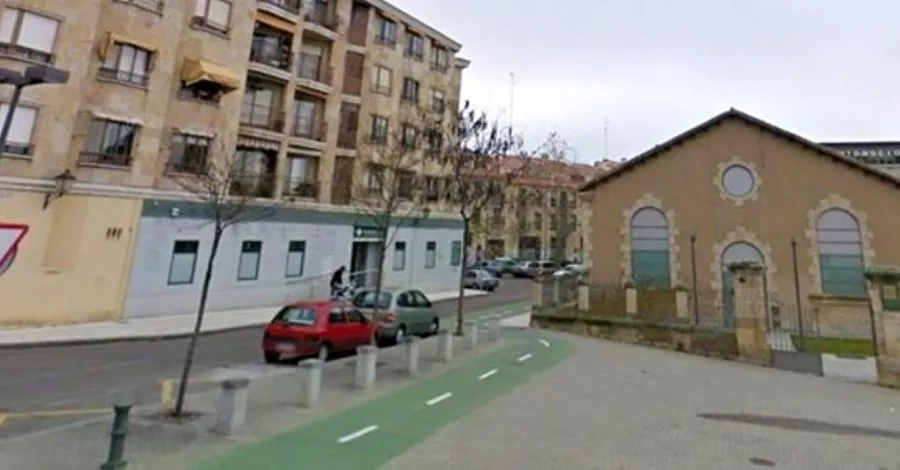 Calle San Nicolás, junto al Museo de Automoción. Foto de Google Maps