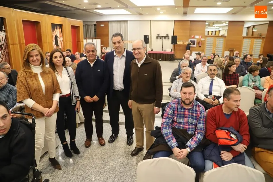 Encuentro del PP con alcaldes y portavoces para hablar sobre sanidad rural. Foto: Lydia González