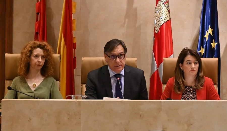 Carlos García Carbayo, alcalde de Salamanca, en el pleno de este viernes