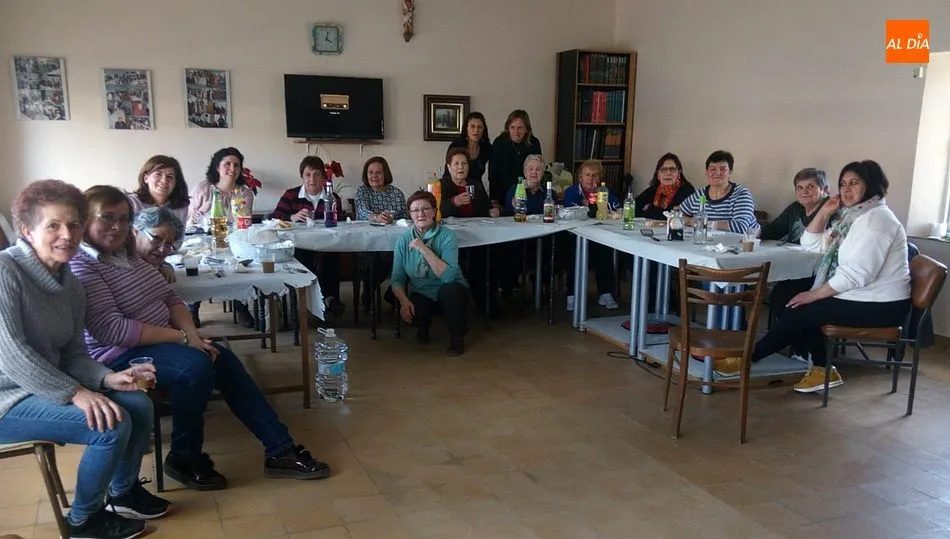 Una veintena de mujeres celebran las águedas en Encinasola de los Comendadores  