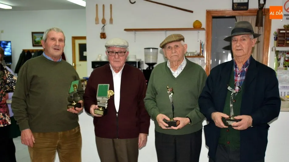 Los campeones, José Herrero y Manuel Bernal (a la izq.) y los subcampeones, Luis Benito y Luis Borrego / E. Corredera
