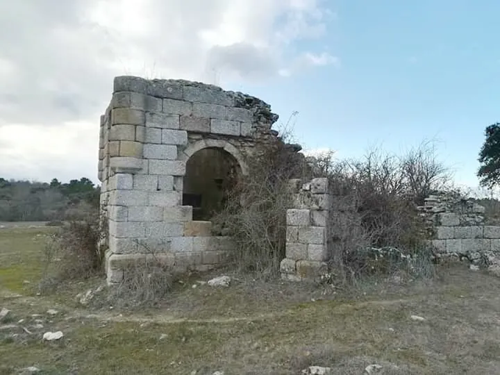 Imagen de los restos de la Sacristía de Camporredondo