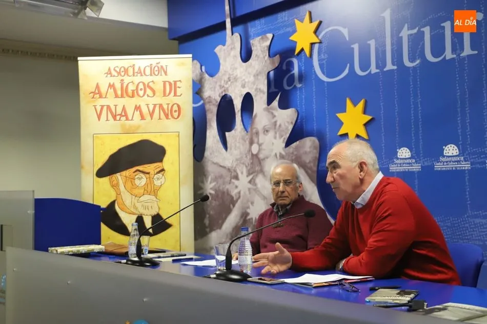 Un instante de la charla| Fotos: Lydia González