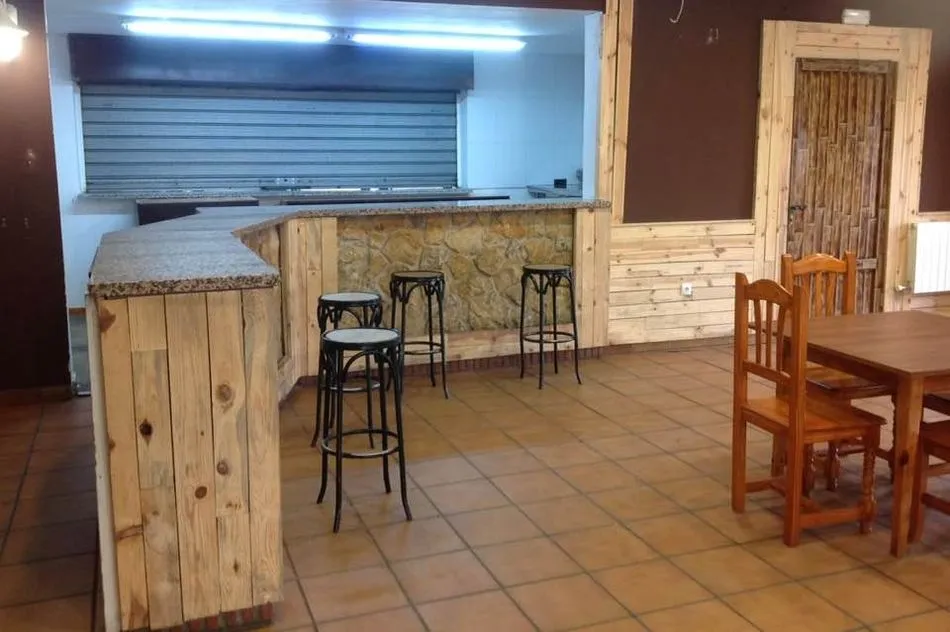 Interior del bar restaurante. Foto: Ayuntamiento Almenara de Tormes