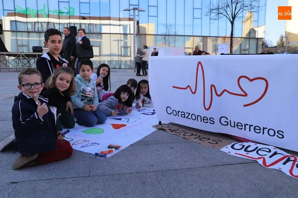 La Plaza de la Concordia se ha llenado hoy de solidaridad con los Corazones Guerreros