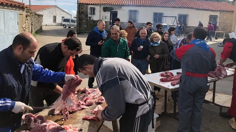 La III Matanza Popular congrega a los vecinos de Gejo de los Reyes  