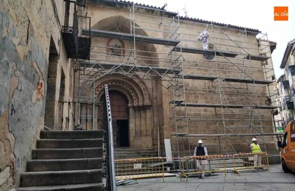 Fachada de San Martín en la plaza del Corrillo. Foto de Lydia González