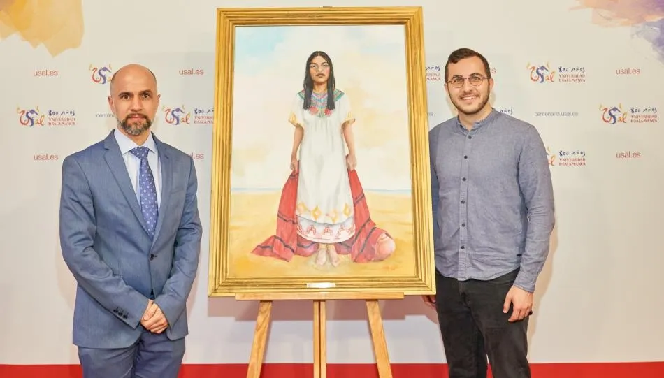 El vicerrector de Economía, Javier González Benito, ha asistido al acto de entrega del cuadro, que ha recibido este jueves de mano de su hijo Christian Alexandrov Betov