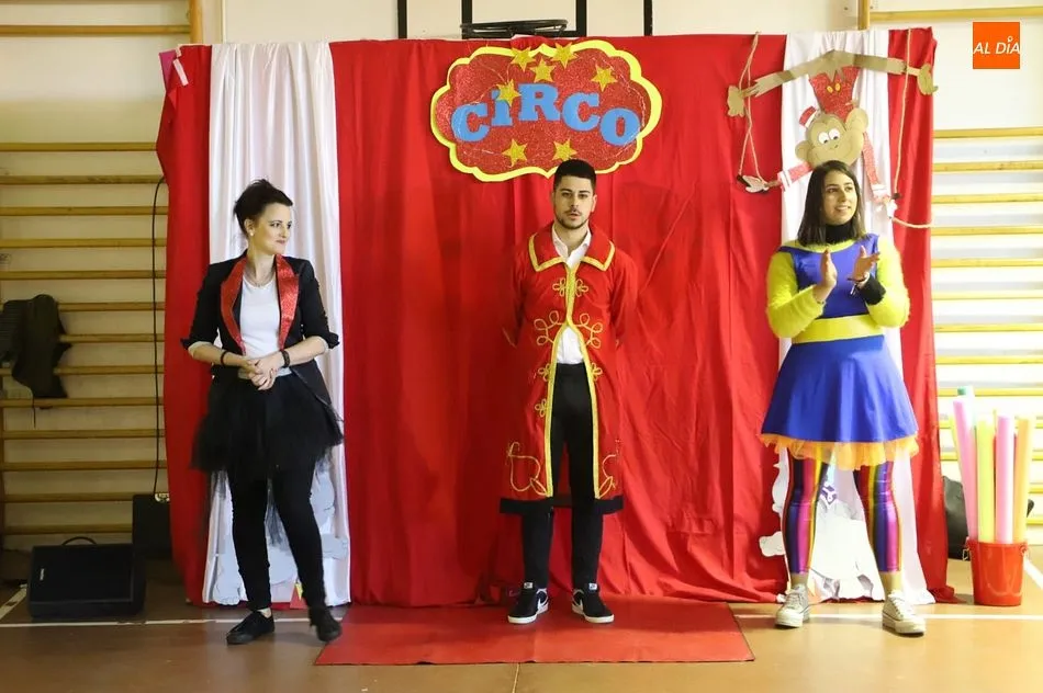 Un carnaval de circo han vivido los alumnos del Colegio Antonio Machado