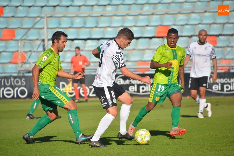 Amaro, presionado por Portilla y Matthieu