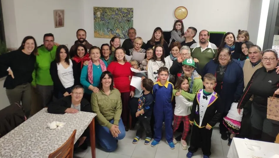 Pequeños y mayores han vivido el Carnaval en Trabanca / VÍCTOR PACHO