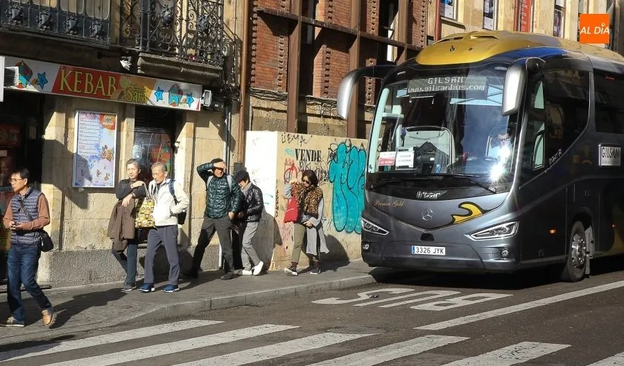 Viajeros en la zona centro de Salamanca