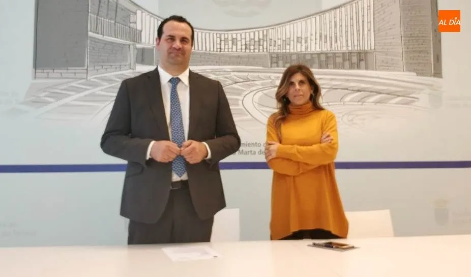 El alcalde de Santa Marta, David Mingo, y la concejal de Empleo, Chabela de la Torre, presentarán el Plan de Empleo Municipal. Foto de Lydia González