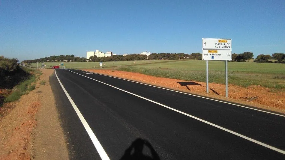Foto de archivo de la carretera que une el municipio de Matilla de los Caños con Salamanca