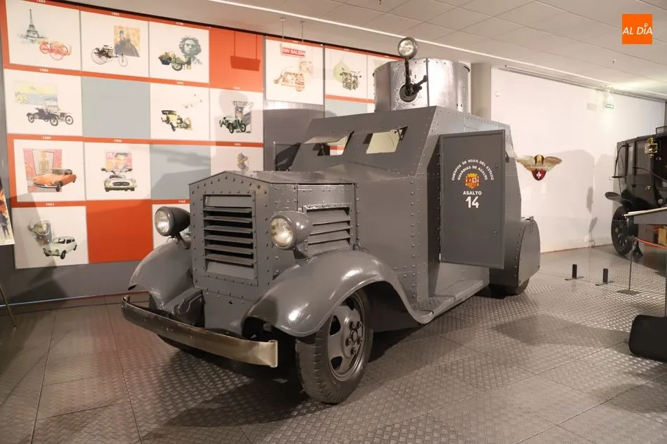 Blindado Auto-Ametralladora “Bilbao” de la Guardia de Asalto. Año 1932, una de las piezas de la muestra