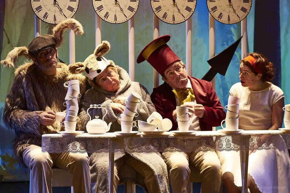 El Teatro Liceo acogerá mañana el espectáculo familiar ‘Alicia’