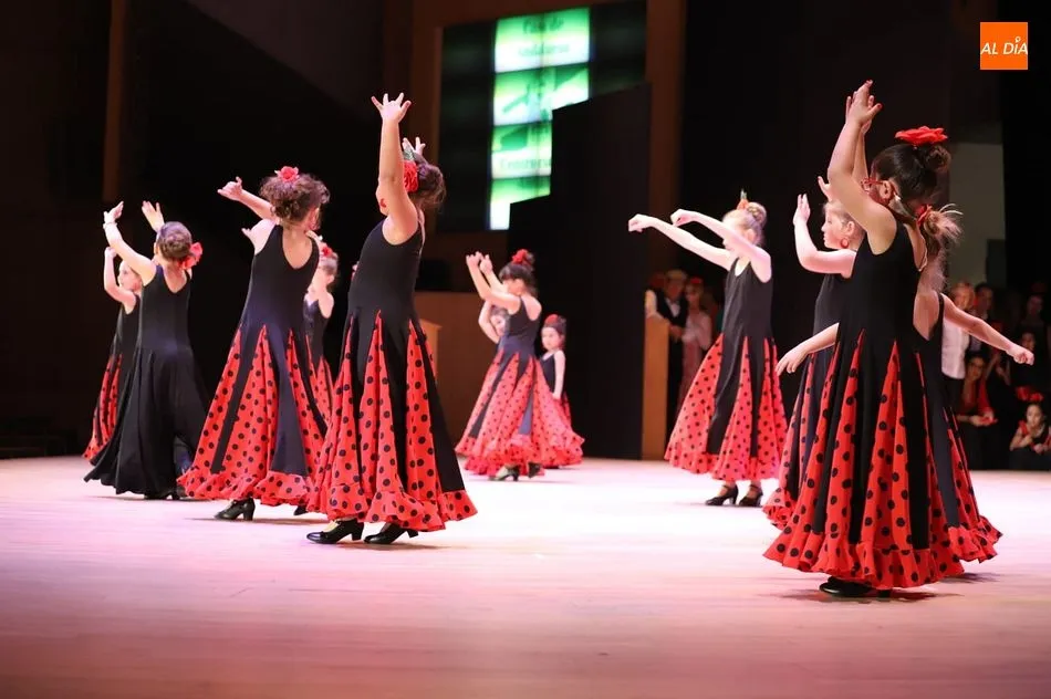 La Casa de Andalucía ofrece un aplaudido espectáculo en el Palacio de Congresos