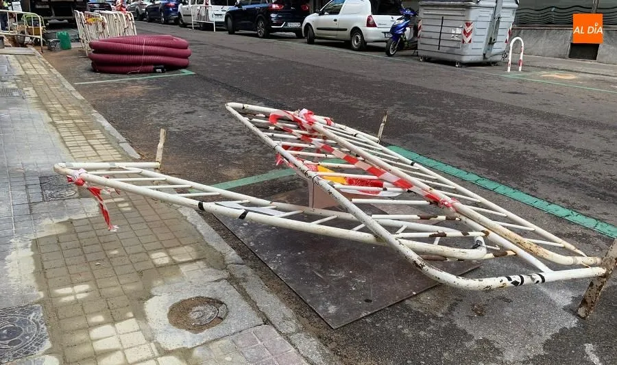 Efectos del fuerte viento en el barrio del Oeste