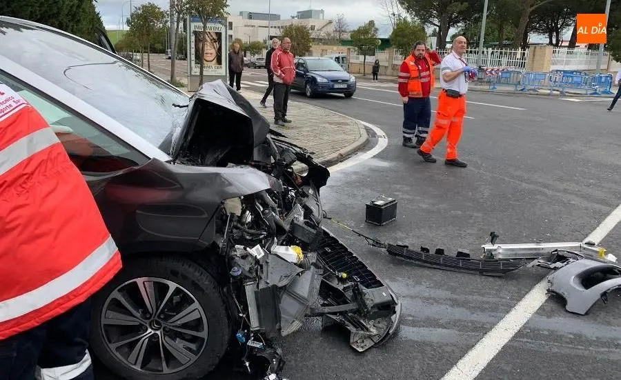 Estado del turismo tras este accidente de tráfico en el cruce de la calle Moreruela con Valles Mineros