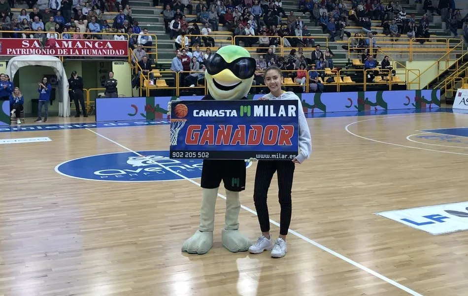 La Canasta Milar entrega un nuevo smartphone  